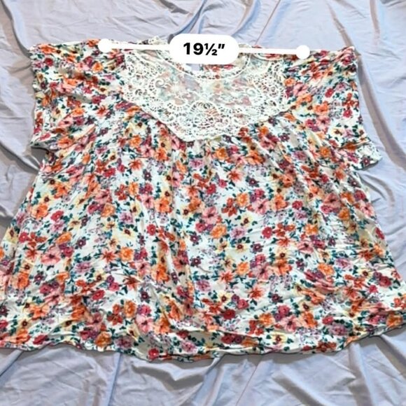 Torrid PLUS SIZE 6 Floral Chiffon Rayon Blouse with mesh and embroidered accents - Picture 6 of 13